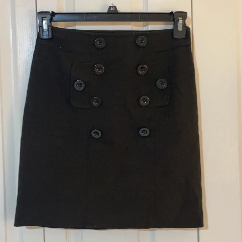 Ann Taylor Petites SZ 0P Black Mini Skirt Cute Front Button Detail and Side Zip - Picture 1 of 14
